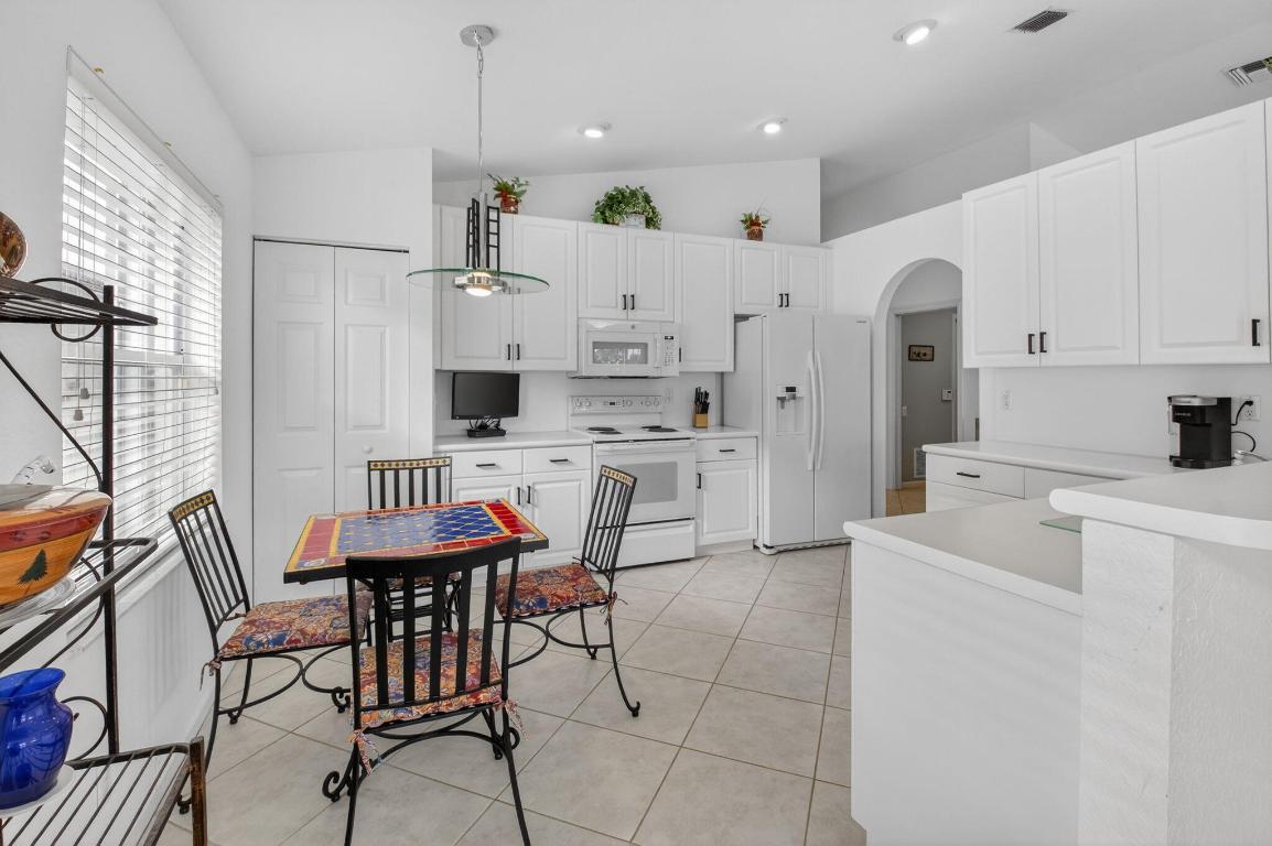 LAKERIDGE GREENS - Residential