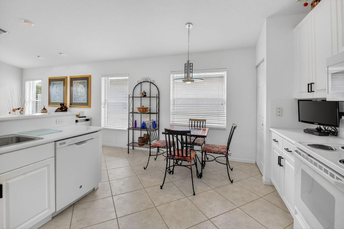 LAKERIDGE GREENS - Residential