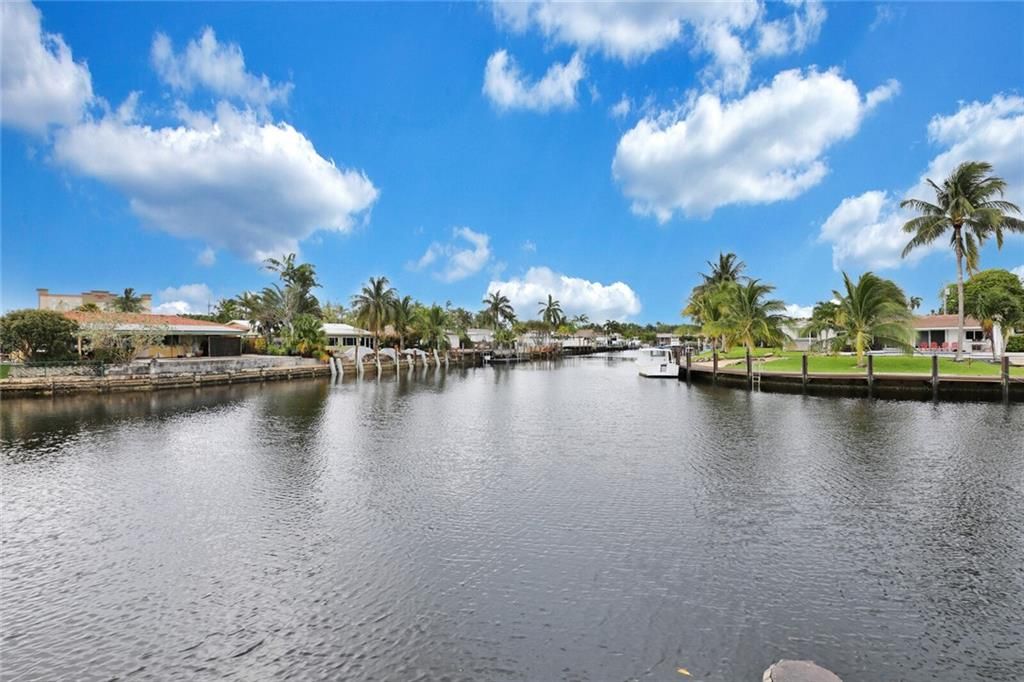 Photo of 935 SE 9th Ave #5, Pompano Beach, FL 33060 (MLS # F10287198)