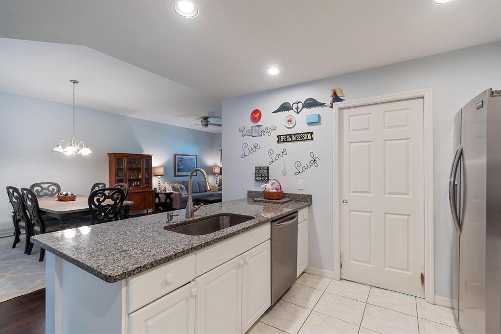 THE LAKES AT THE SAVANNAHS CONDOMINIUM - Residential