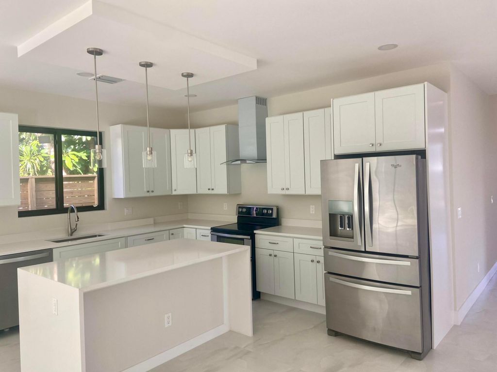 Photo of 2591 Gulfstream Road, Palm Springs, FL 33461 (MLS # R11058448)