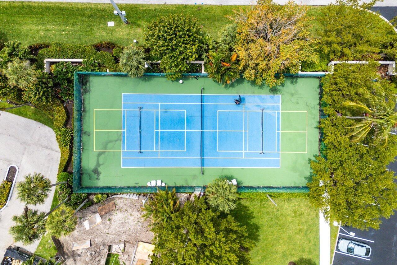 CORINTHIANS CONDO - Residential