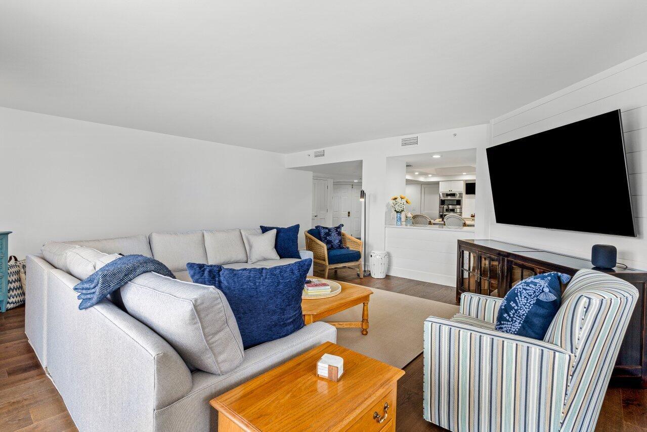 CORINTHIANS CONDO - Residential