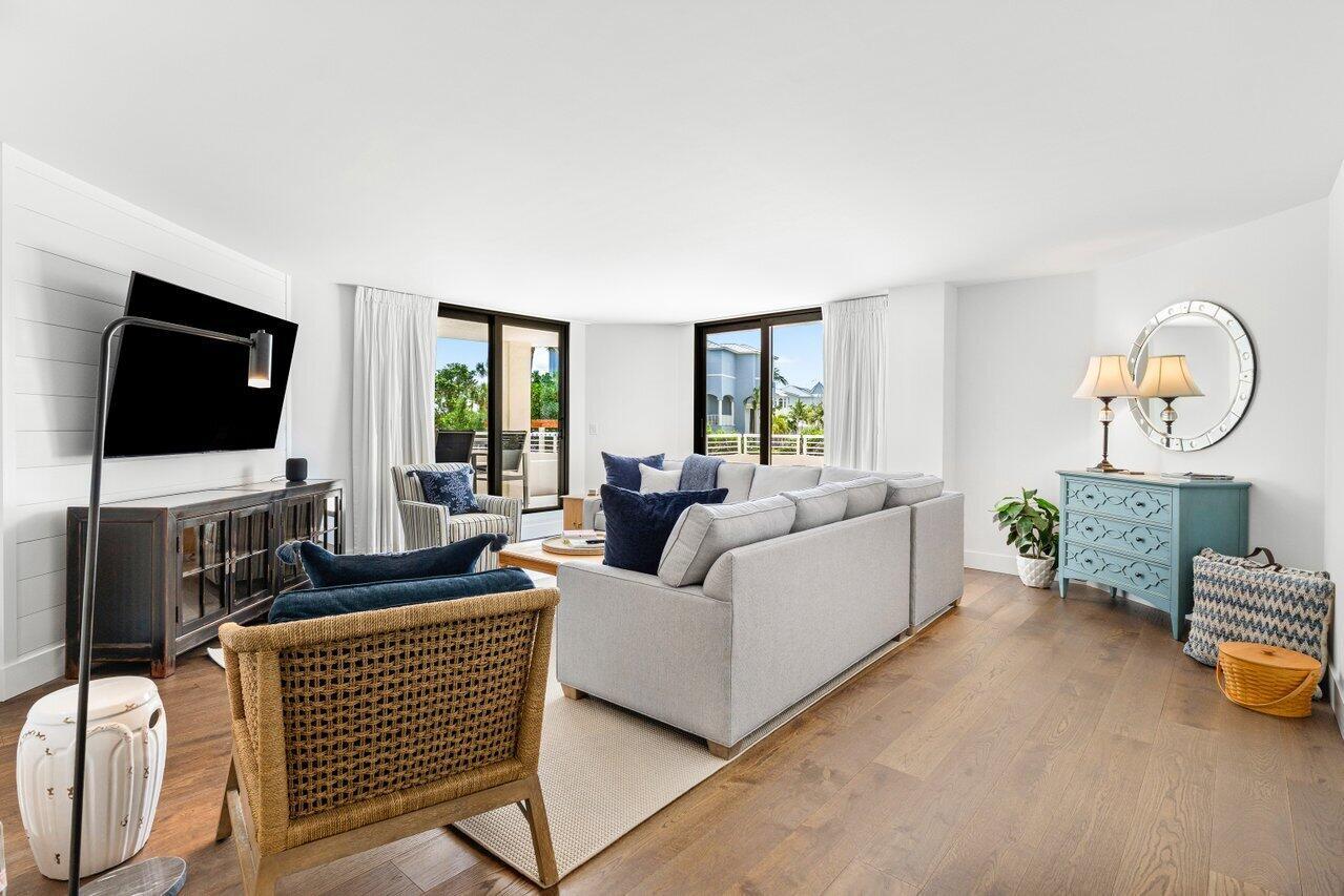 CORINTHIANS CONDO - Residential