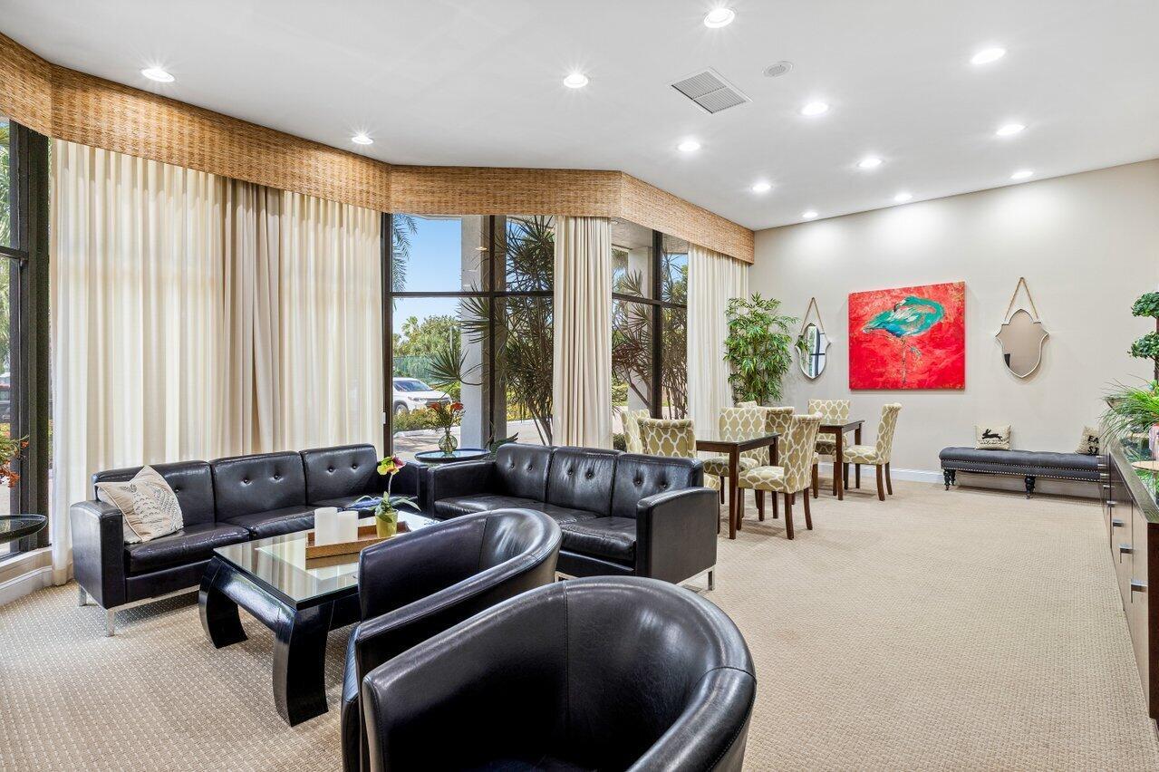 CORINTHIANS CONDO - Residential