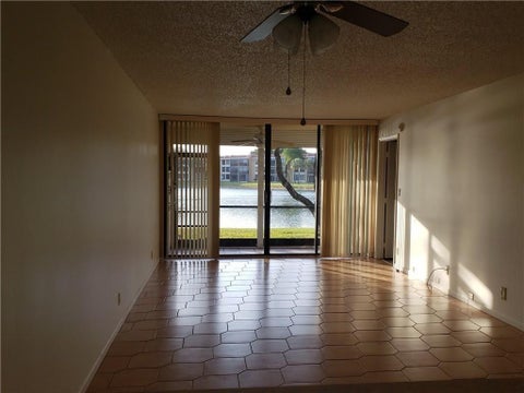 Tiny photo for 6010 CORAL LAKE Drive #110, Margate, FL 33063 (MLS # B26081791)
