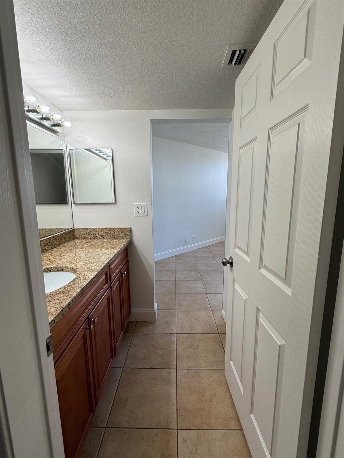 Presidential Golfview Con - Residential Lease