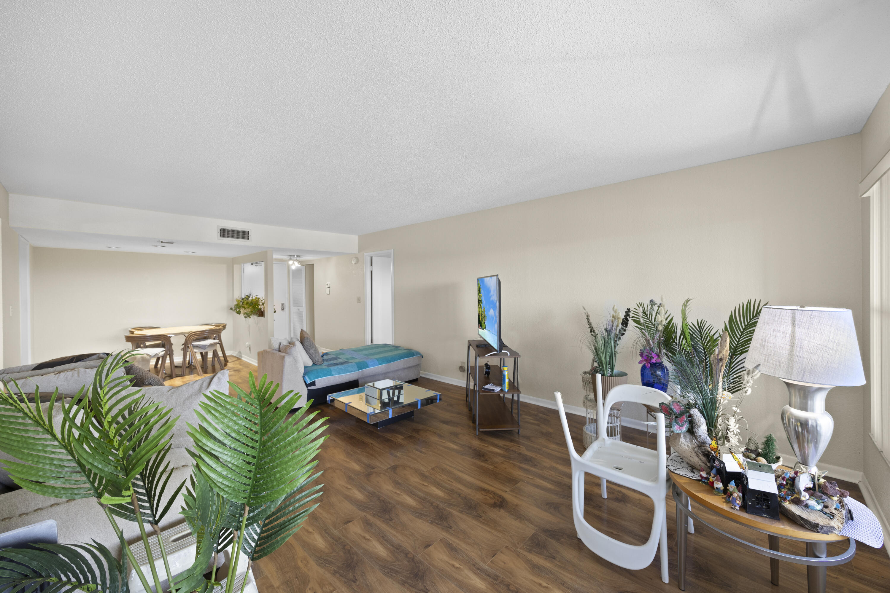 COUNTRY CLUB TOWER OF CORAL - Residential