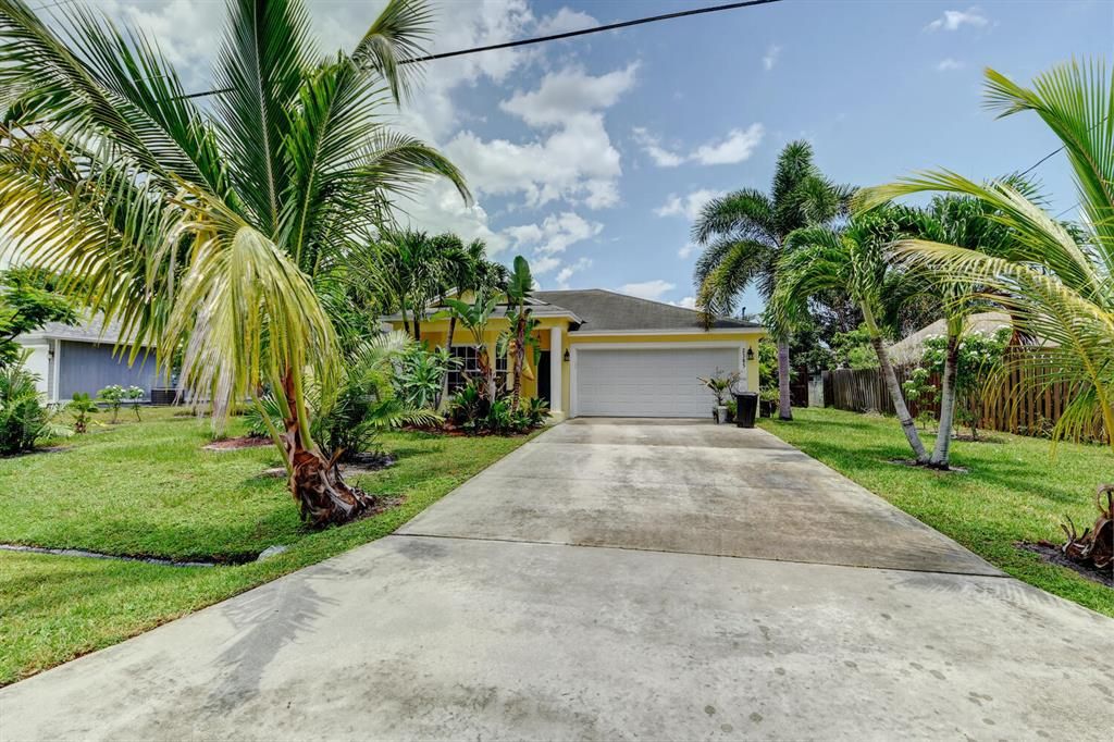 Photo of 2385 SE Master Avenue Ave, Port St Lucie, FL 34952 (MLS # R10734019)