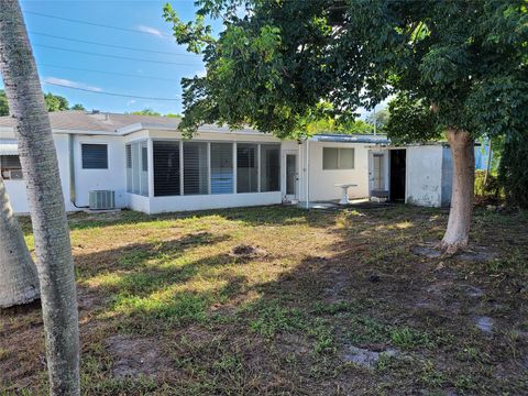 119 SE 10 Street Hallandale Beach FL 33009