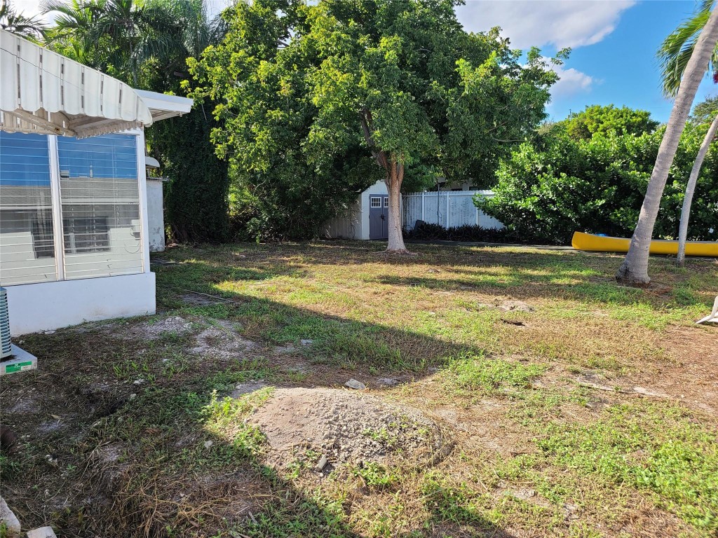 HALLANDALE PARK - Residential