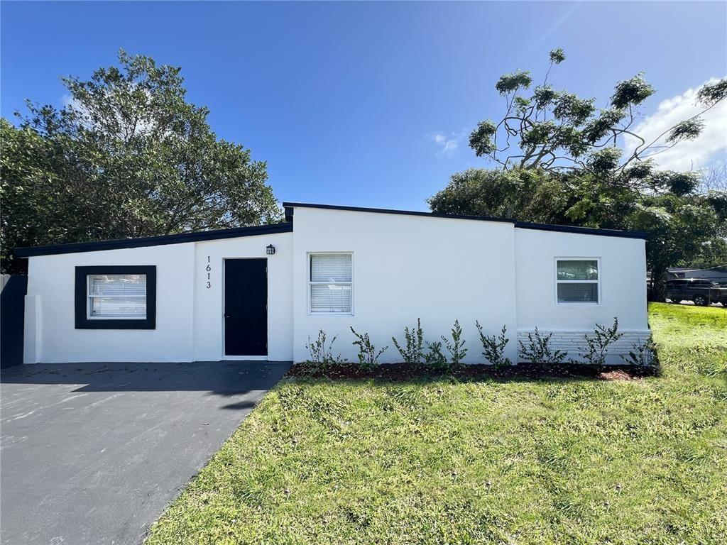 1613 NW 11th St