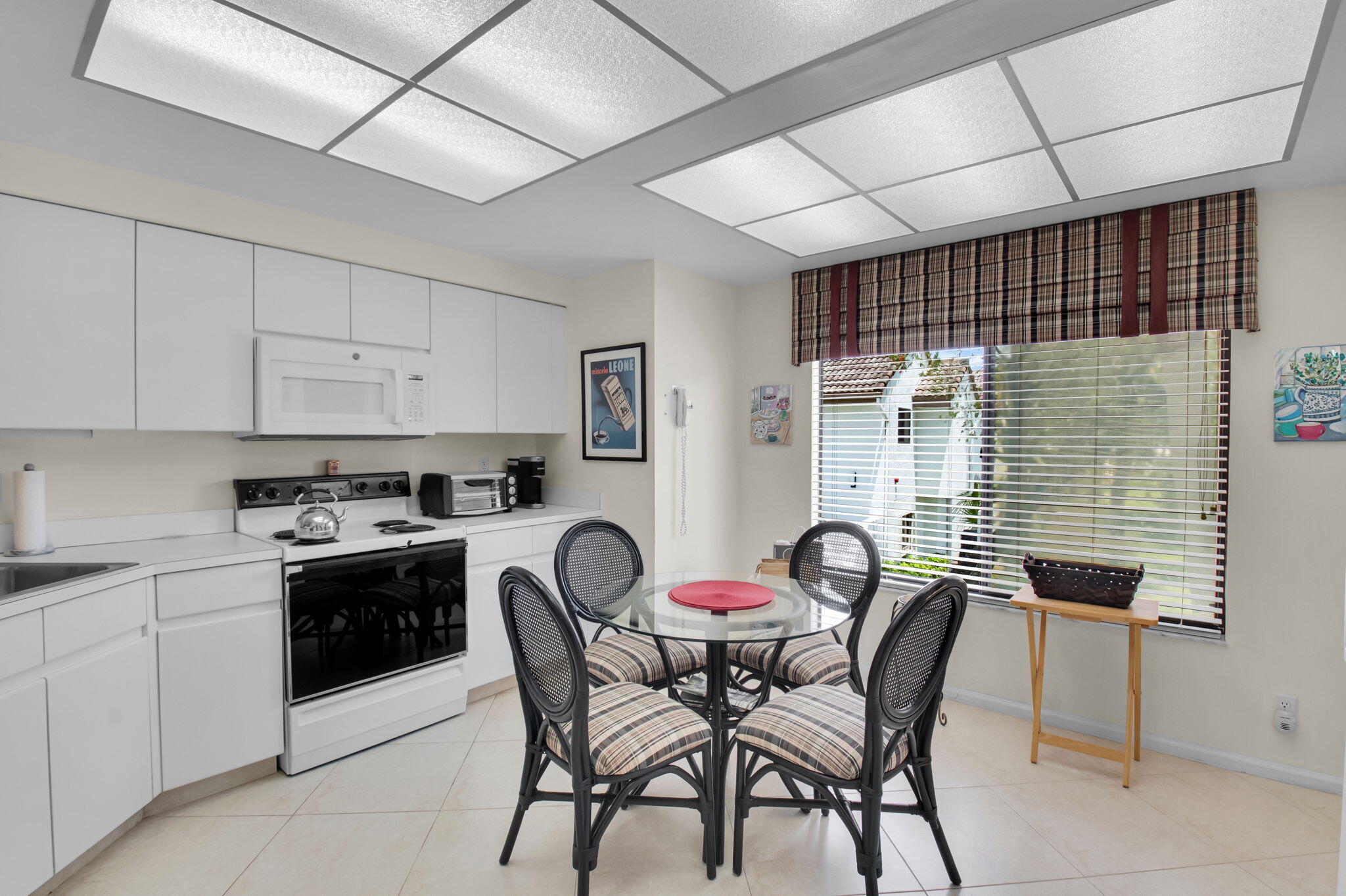 GLENEAGLES CONDO VI - Residential