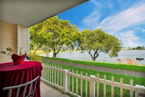 A home in Lauderdale Lakes