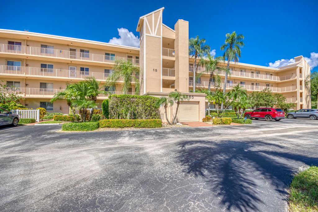 Photo of 6865 Huntington Lane #105, Delray Beach, FL 33446 (MLS # R11135710)