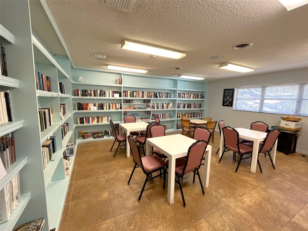 ORIOLE GOLF AND TENNIS - Residential