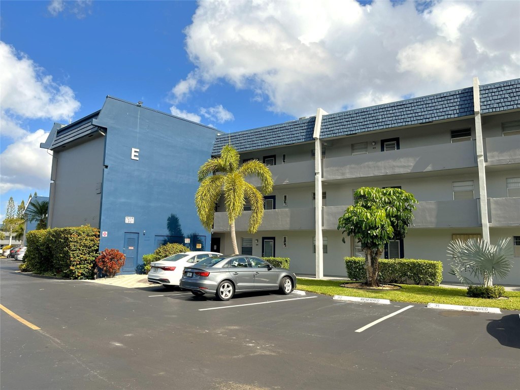 7837 Golf Circle Drive 206