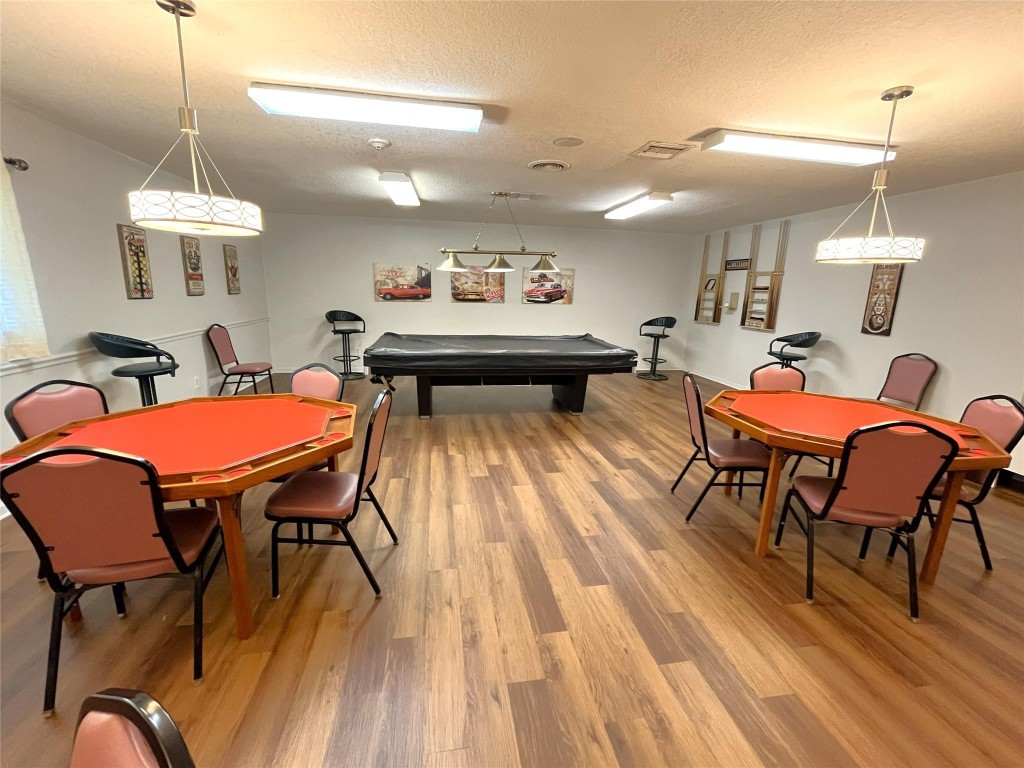 ORIOLE GOLF AND TENNIS - Residential