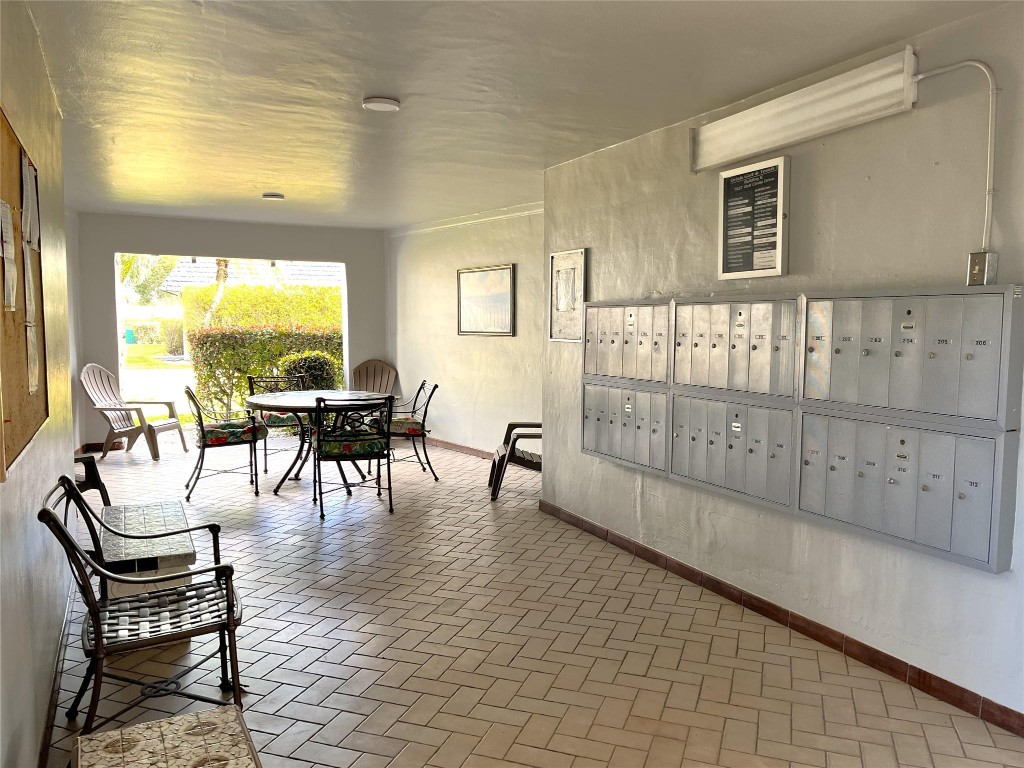 ORIOLE GOLF AND TENNIS - Residential