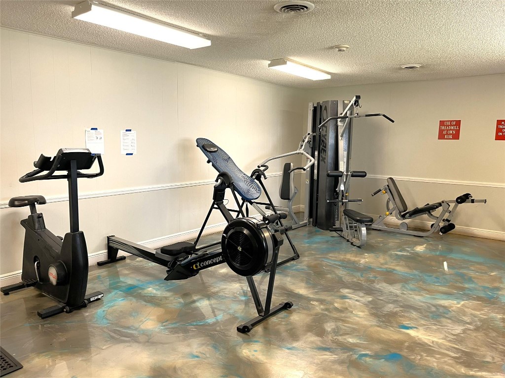 ORIOLE GOLF AND TENNIS - Residential