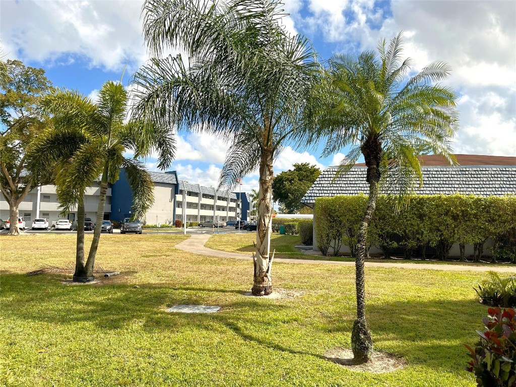 ORIOLE GOLF AND TENNIS - Residential