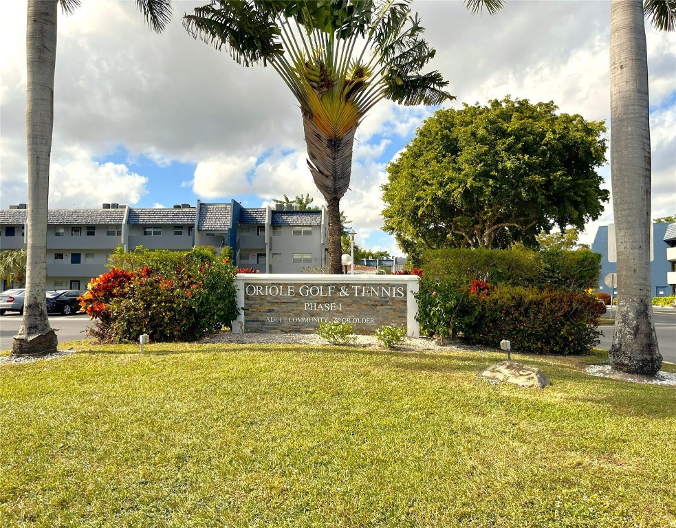 ORIOLE GOLF AND TENNIS - Residential