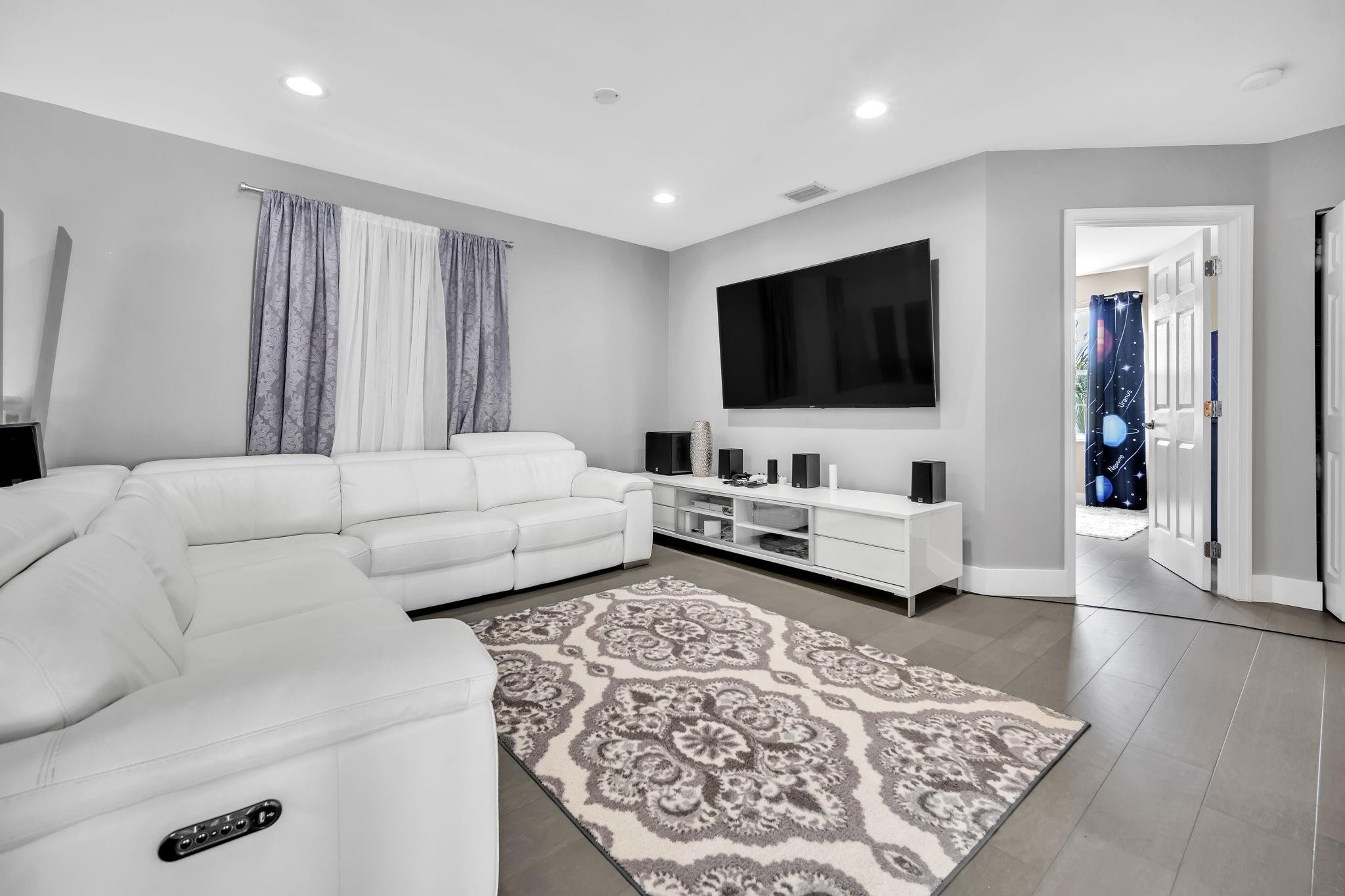 San Marino Village 161-48 - Residential