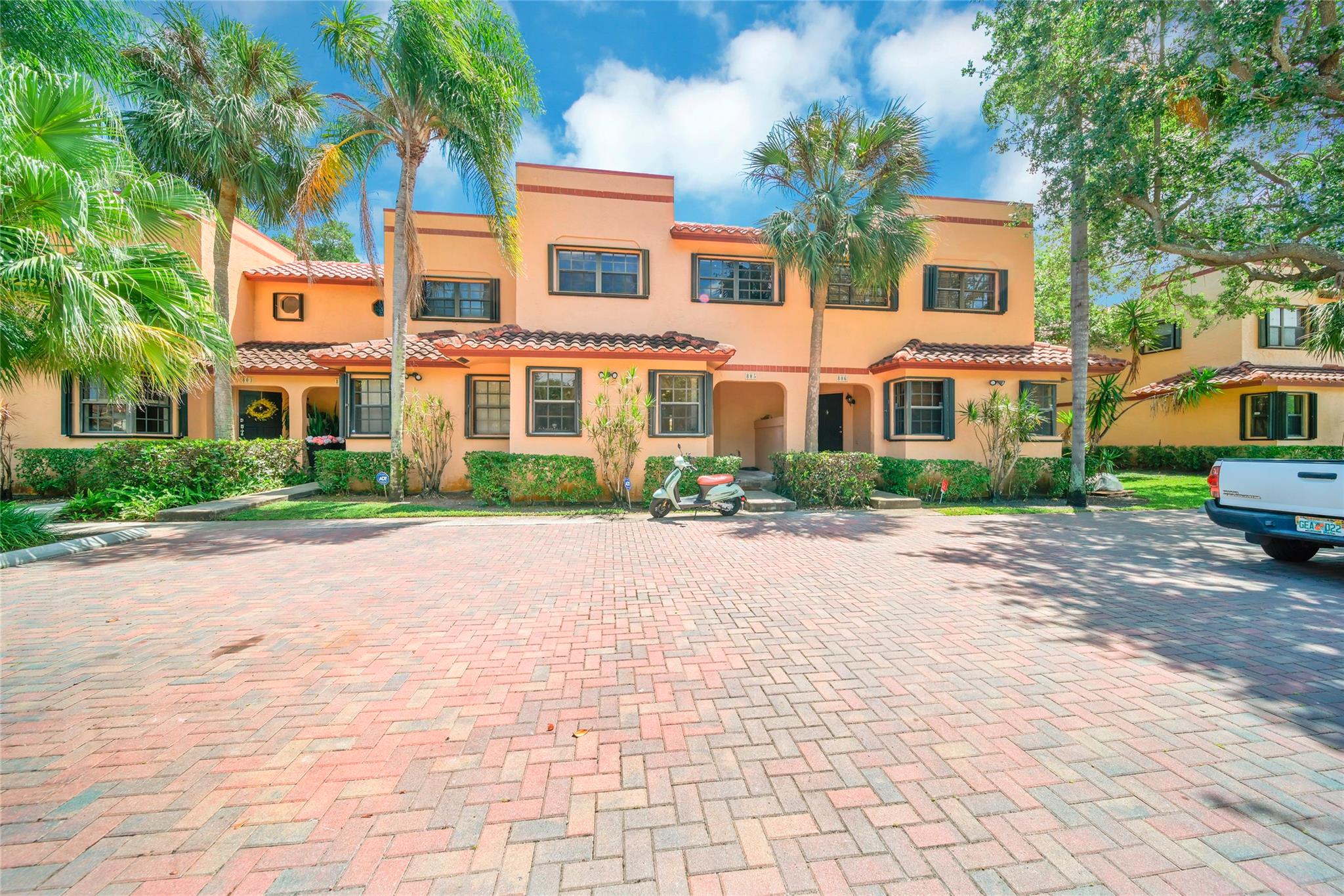 Spanish Spring Townhomes - Residential