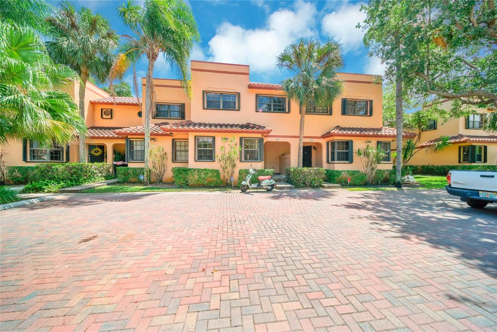 Photo of 200 NE 17th Ct #805, Fort Lauderdale, FL 33305 (MLS # F10540967)