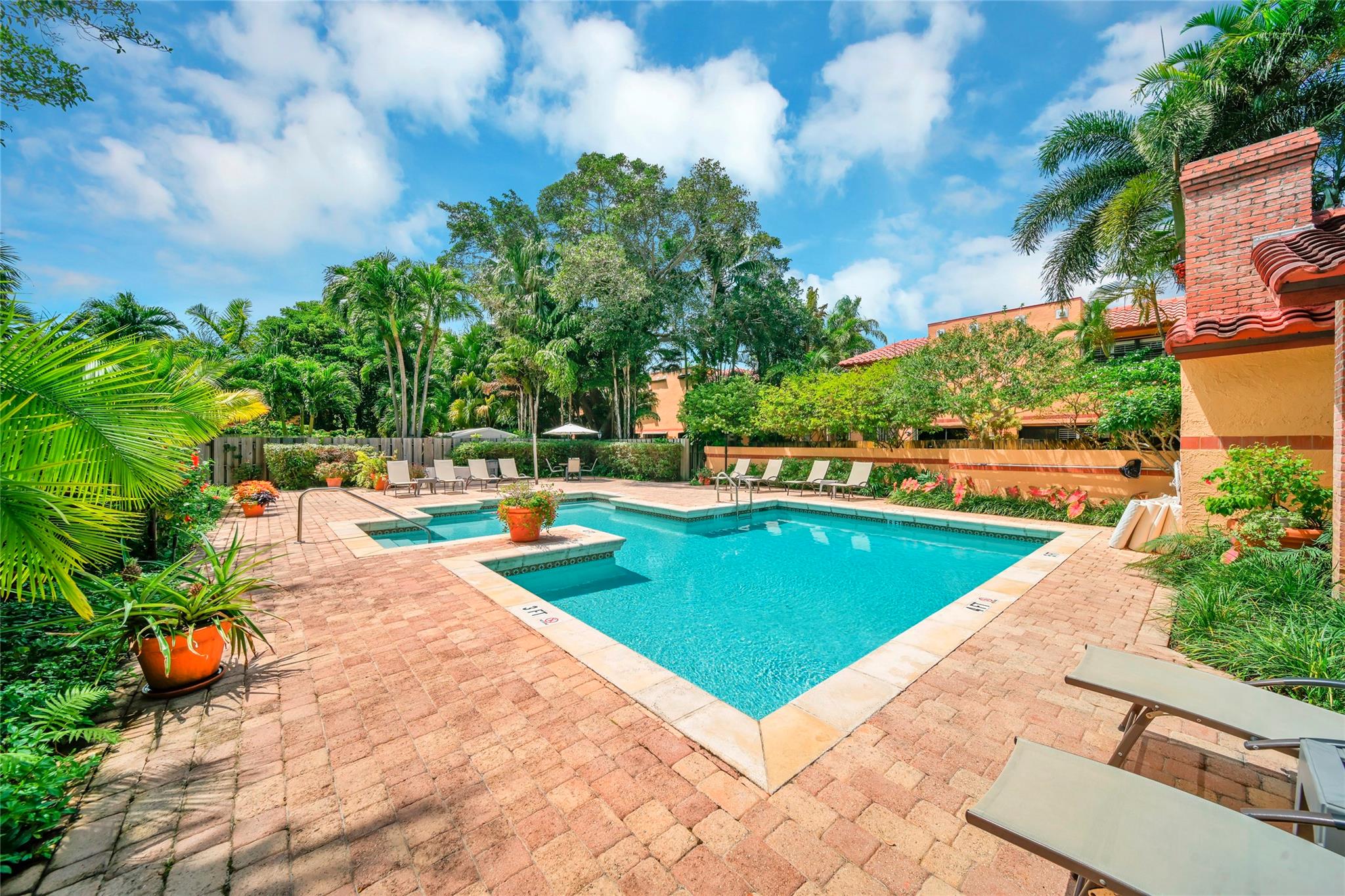 Spanish Spring Townhomes - Residential