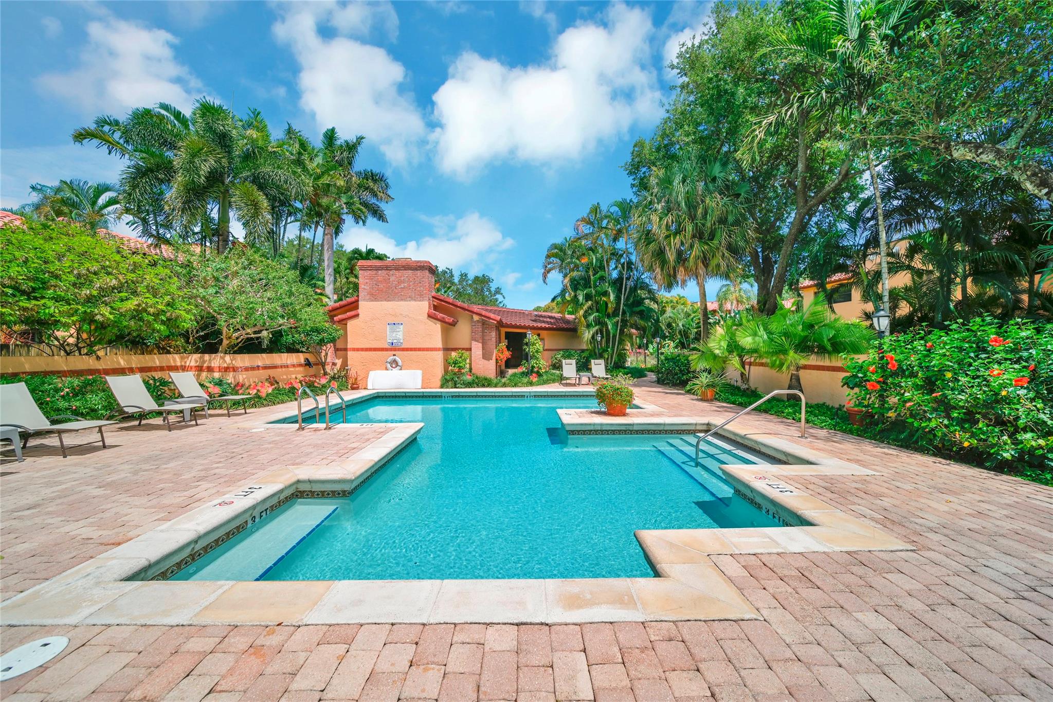 Spanish Spring Townhomes - Residential