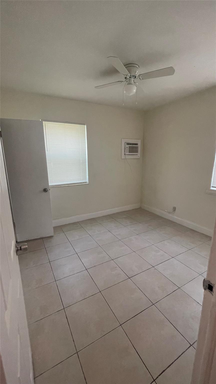 LAUDERDALE MANORS AMD PLA - Residential Lease