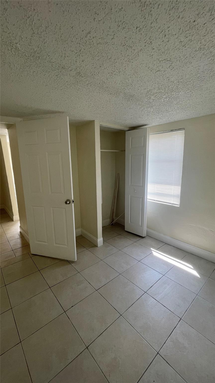 LAUDERDALE MANORS AMD PLA - Residential Lease