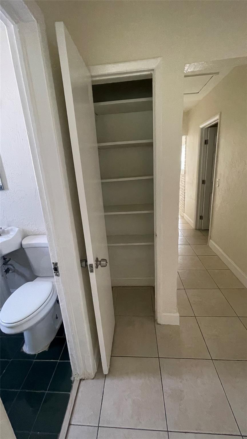 LAUDERDALE MANORS AMD PLA - Residential Lease