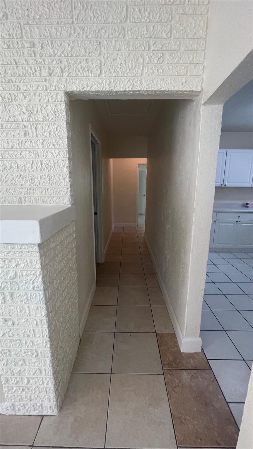 LAUDERDALE MANORS AMD PLA - Residential Lease