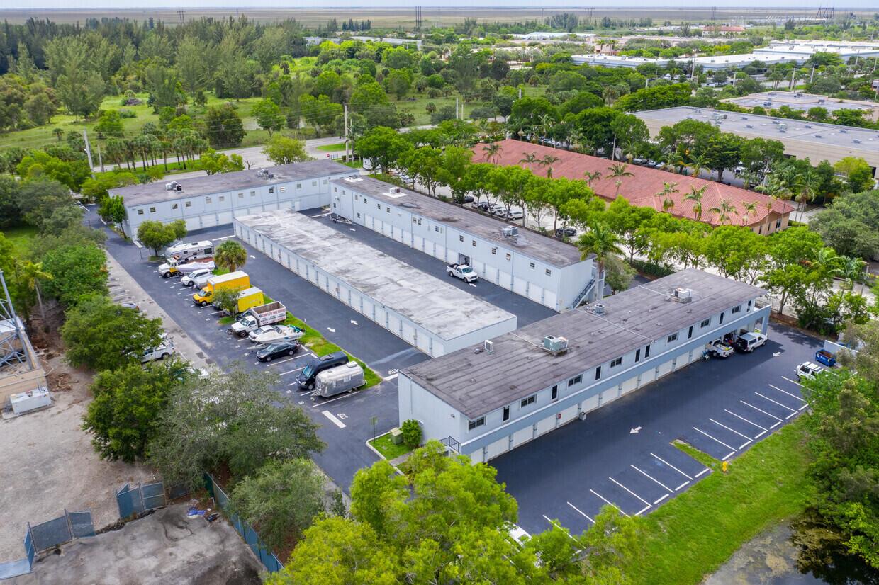 SUNRISE INDUSTRIAL PARK - Commercial Lease