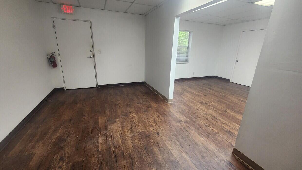 SUNRISE INDUSTRIAL PARK - Commercial Lease