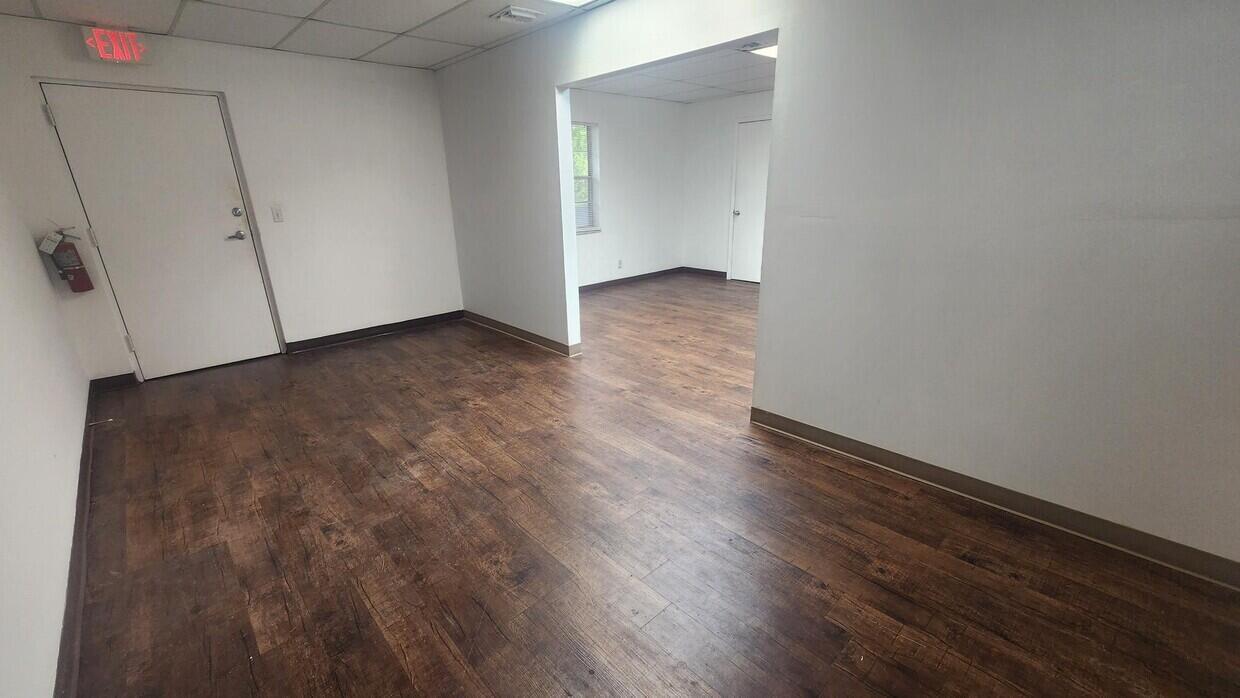 SUNRISE INDUSTRIAL PARK - Commercial Lease