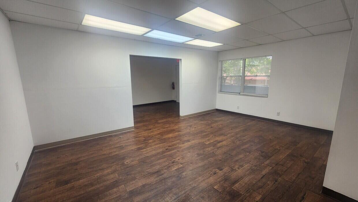 SUNRISE INDUSTRIAL PARK - Commercial Lease