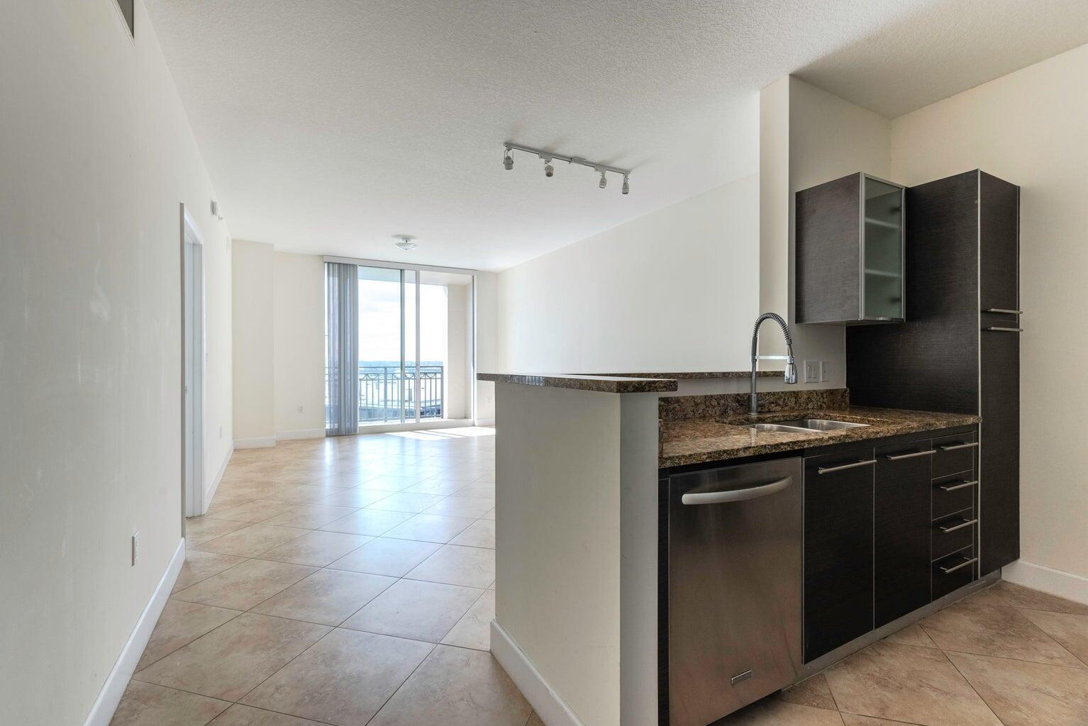 CITYPLACE SOUTH TOWER CON - Residential Lease