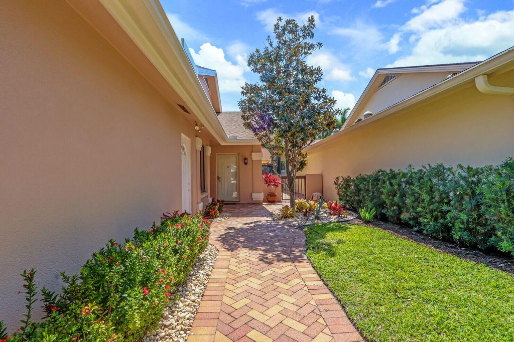 Photo of 329 Leeward Drive, Jupiter, FL 33477 (MLS # R11158902)