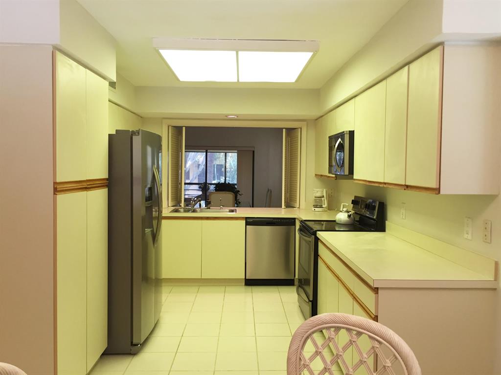 ASPEN GLEN CONDO - Residential