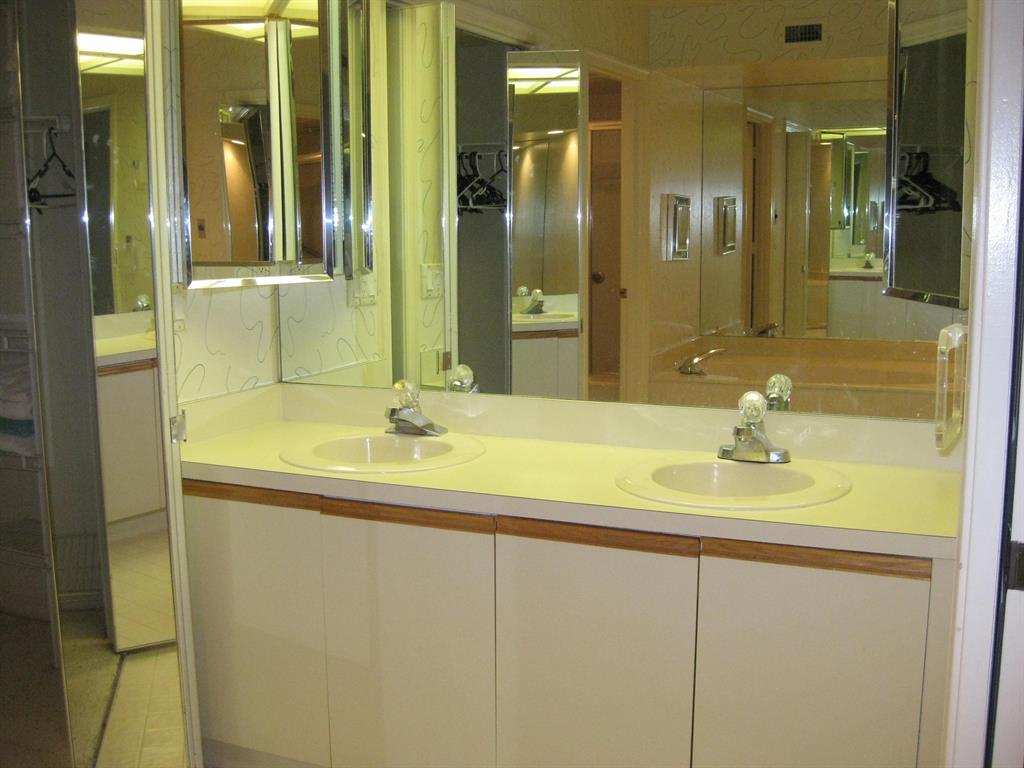 ASPEN GLEN CONDO - Residential