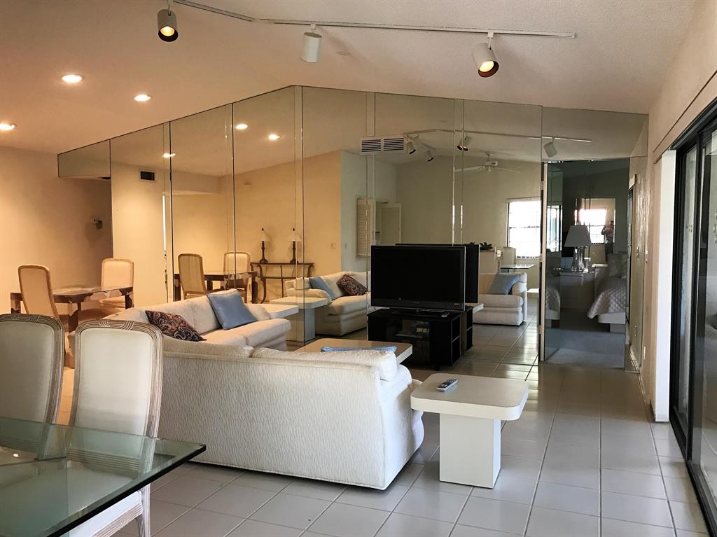 ASPEN GLEN CONDO - Residential