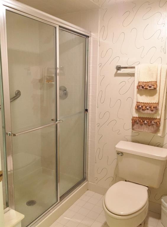 ASPEN GLEN CONDO - Residential