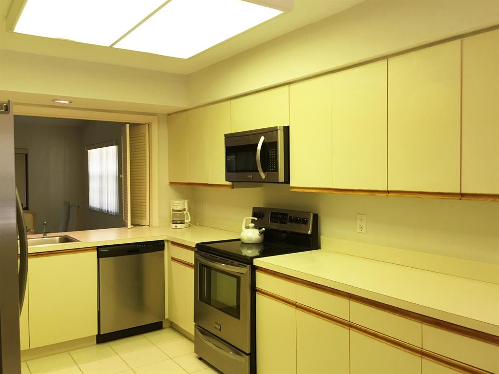 ASPEN GLEN CONDO - Residential