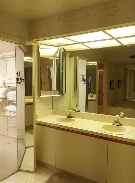 ASPEN GLEN CONDO - Residential