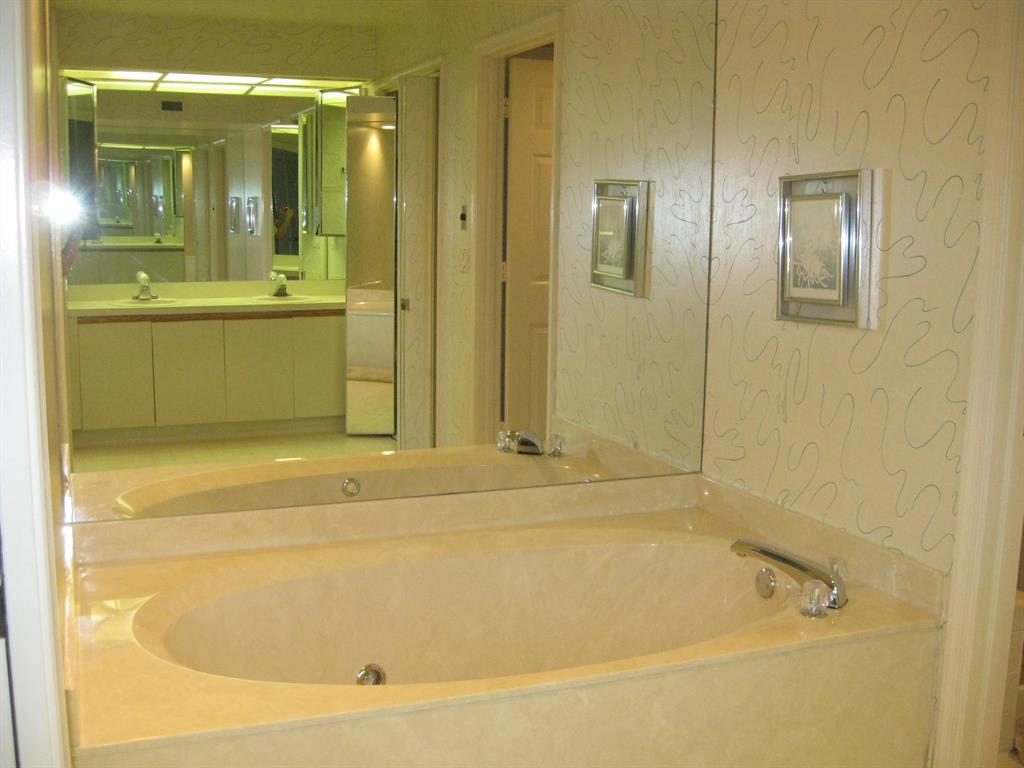 ASPEN GLEN CONDO - Residential