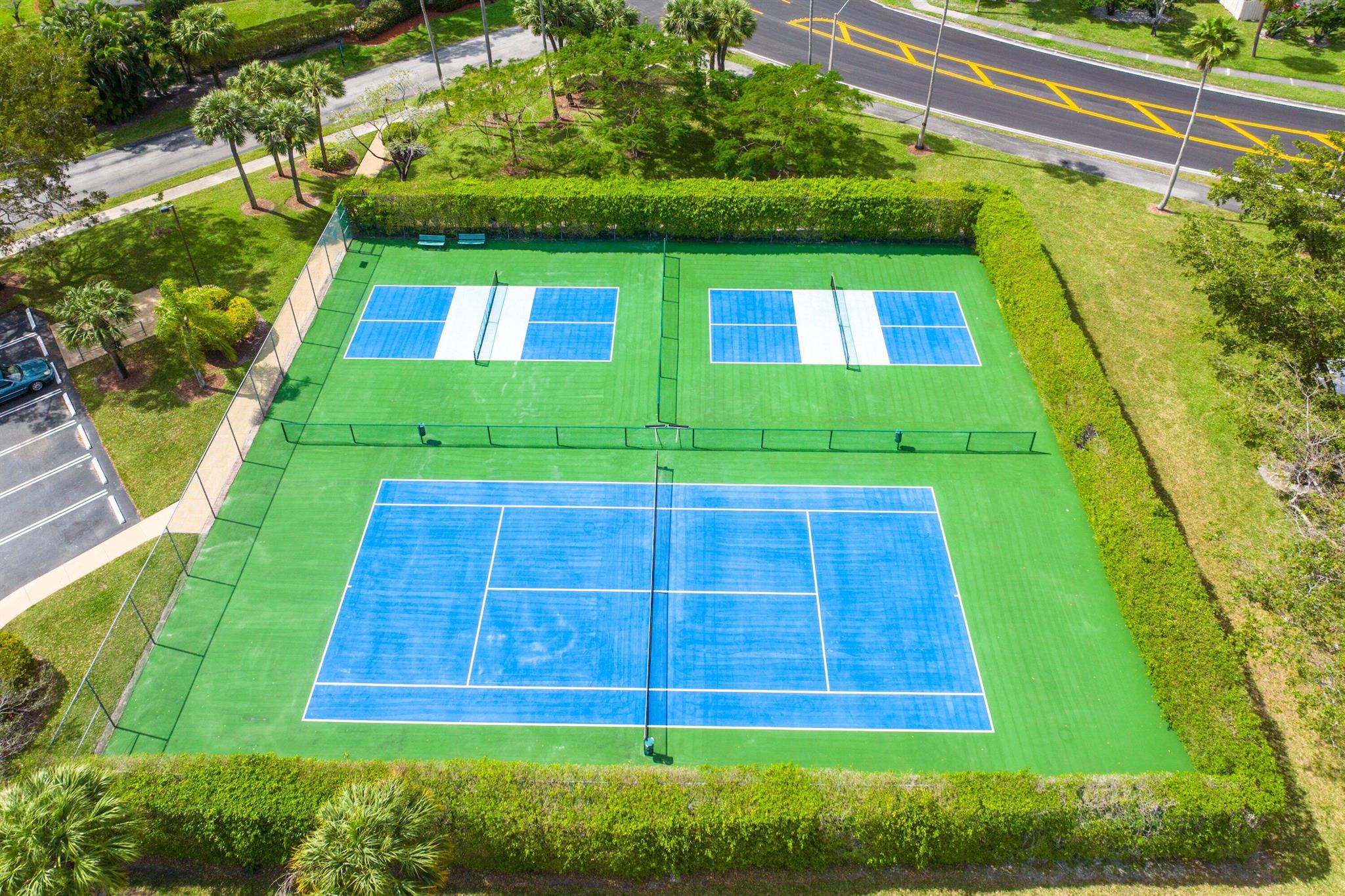 BOYNTON LAKES - Residential