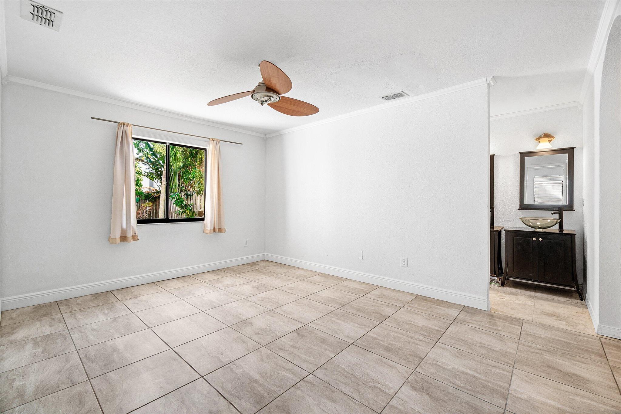 BOYNTON LAKES - Residential